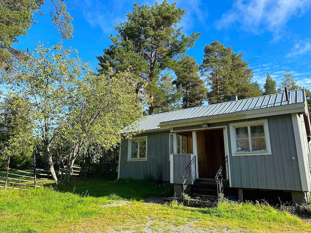 Outside image of cabin 11